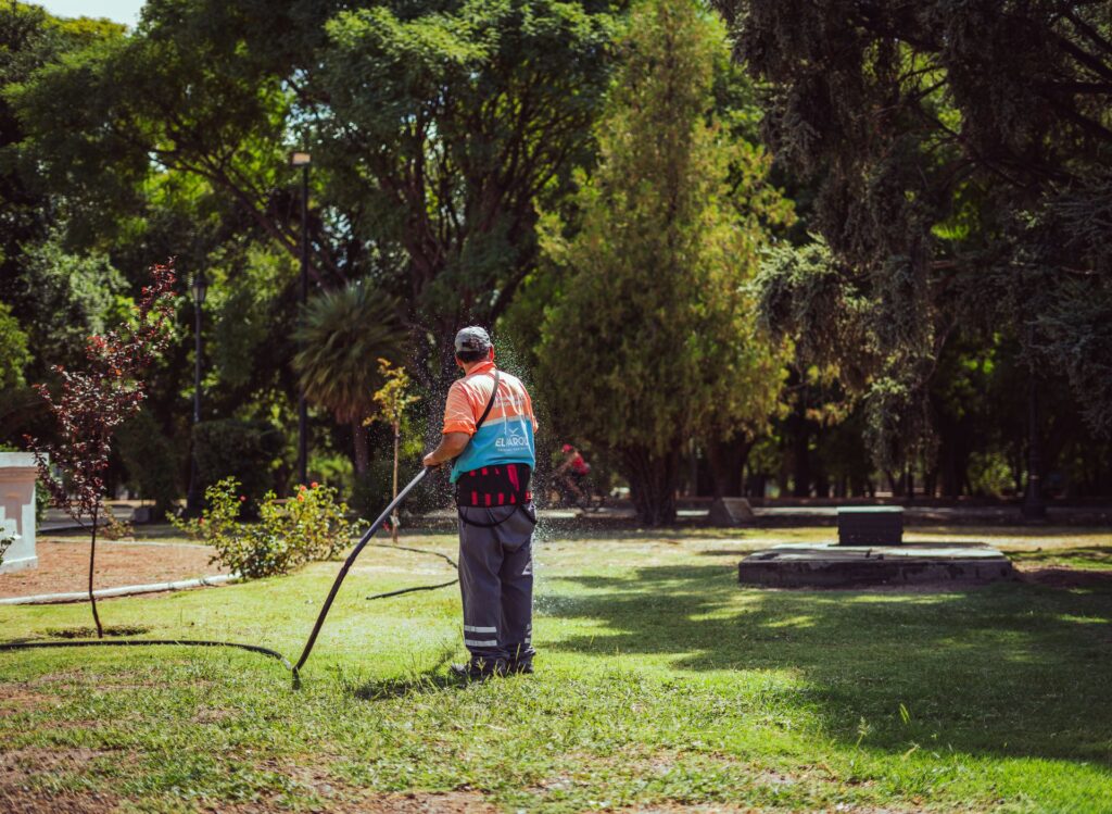How to Choose Hoses for Large or Spread-Out Gardens
